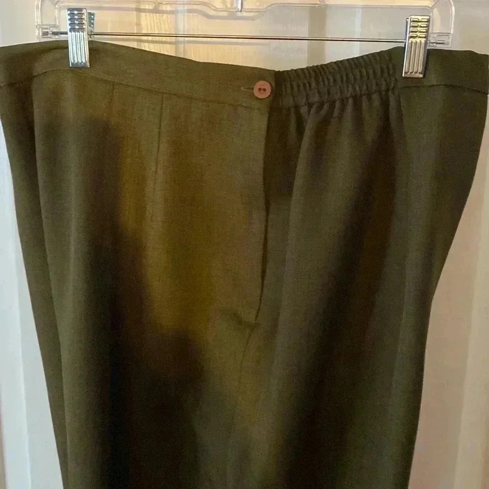 Dark Green 18 W Trousers with zipper button on the side with back elastic waist - Picture 8 of 8